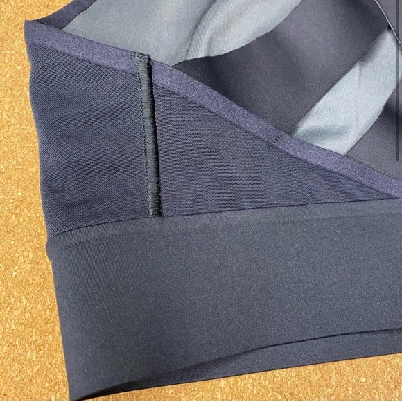 BROOKS Black Drive Interlace Run Sport Bra High
Impact Size 34C/D - Picture 6 of 15